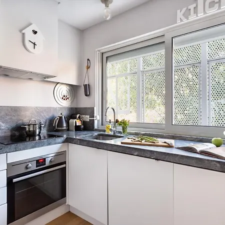 Altido Fresh 2-bed Flat Nearby Garden Marcelino Mesquita